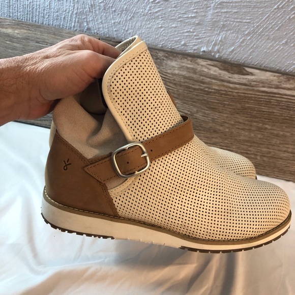 EMU Australia Women’s Suede Fabric Perforated Lightweight Booties SZ 8/8.5 Ankle - Picture 6 of 16